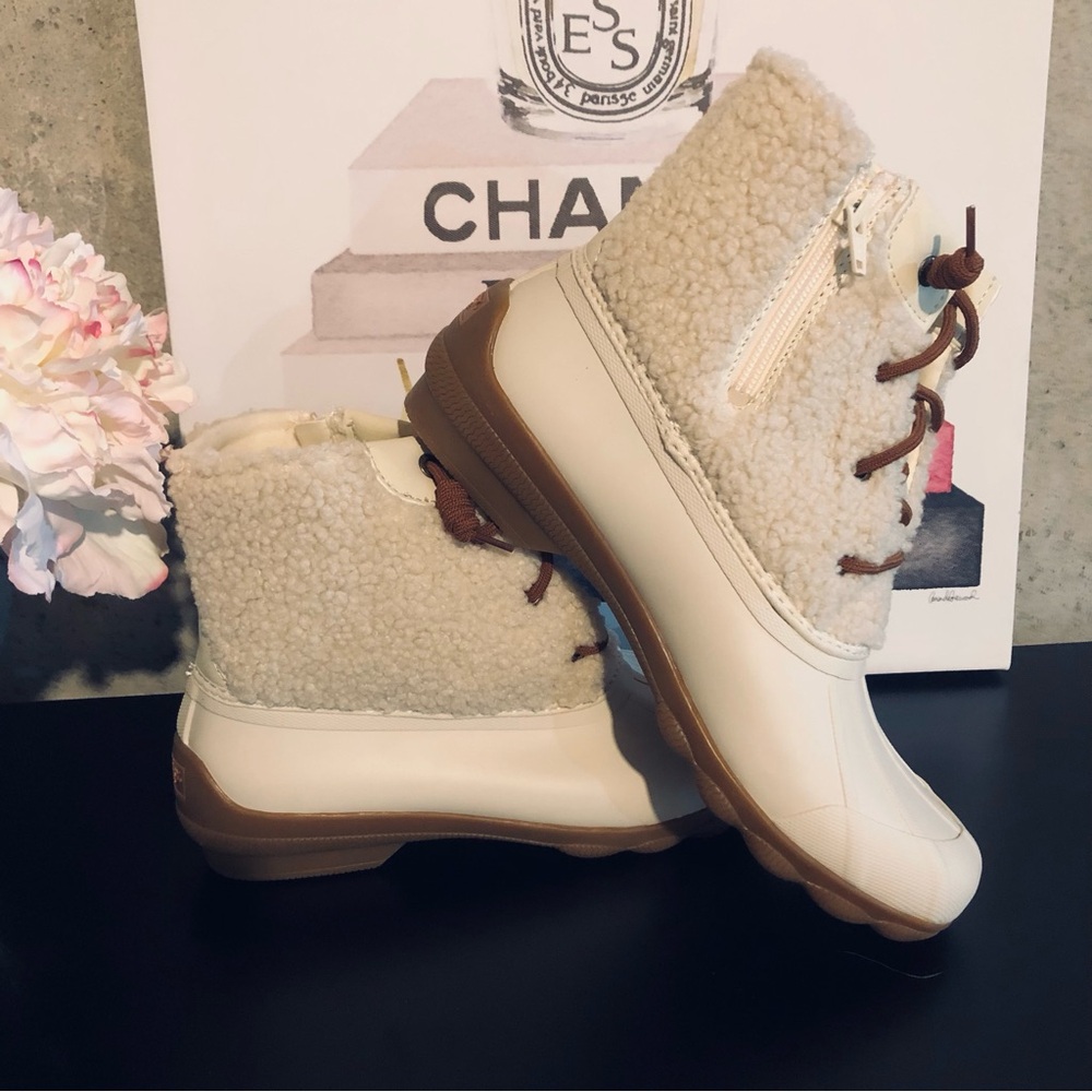 Women's Saltwater Shearling Lace Up Duck Rain Booties Boots 9 US Crème Brown